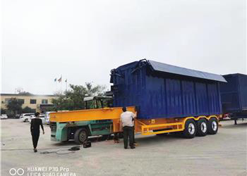 Sand and stone transport vehicle